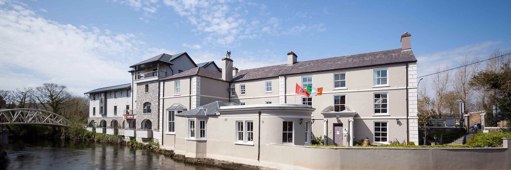 Rowan Tree Hostel banner