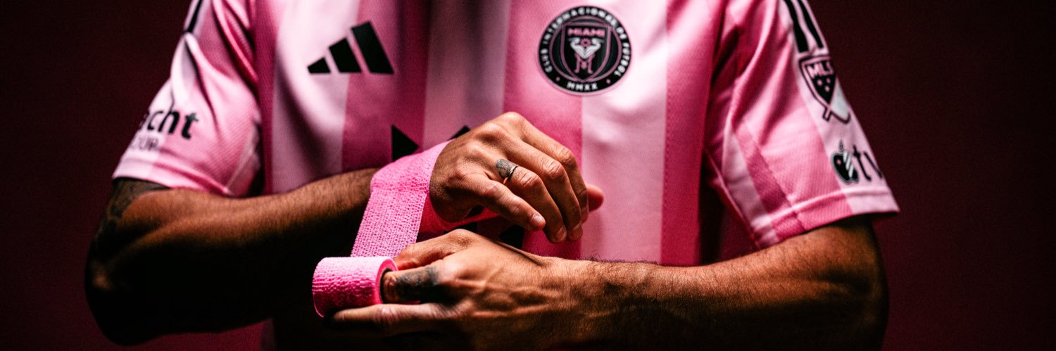 Luis Suárez's banner