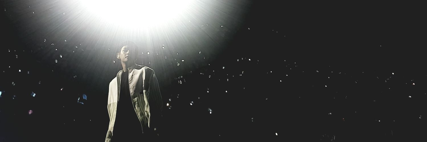 rosnyvee's profile banner image