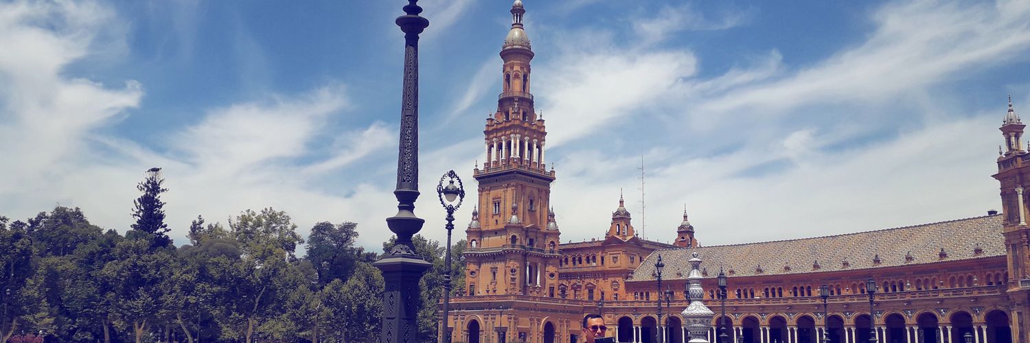 Laura💙💛 banner