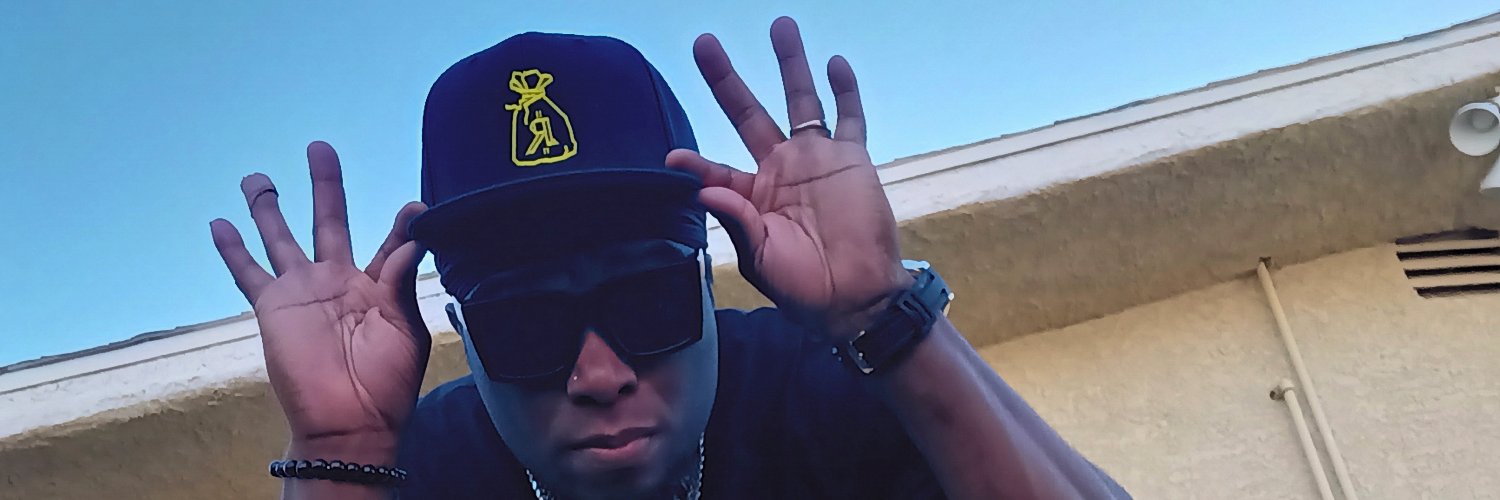 smack_em_record's profile banner image