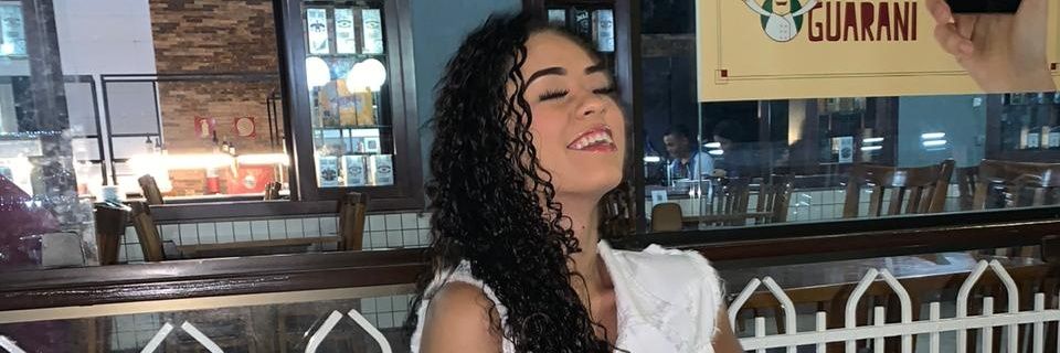 _larissayurley's profile banner image