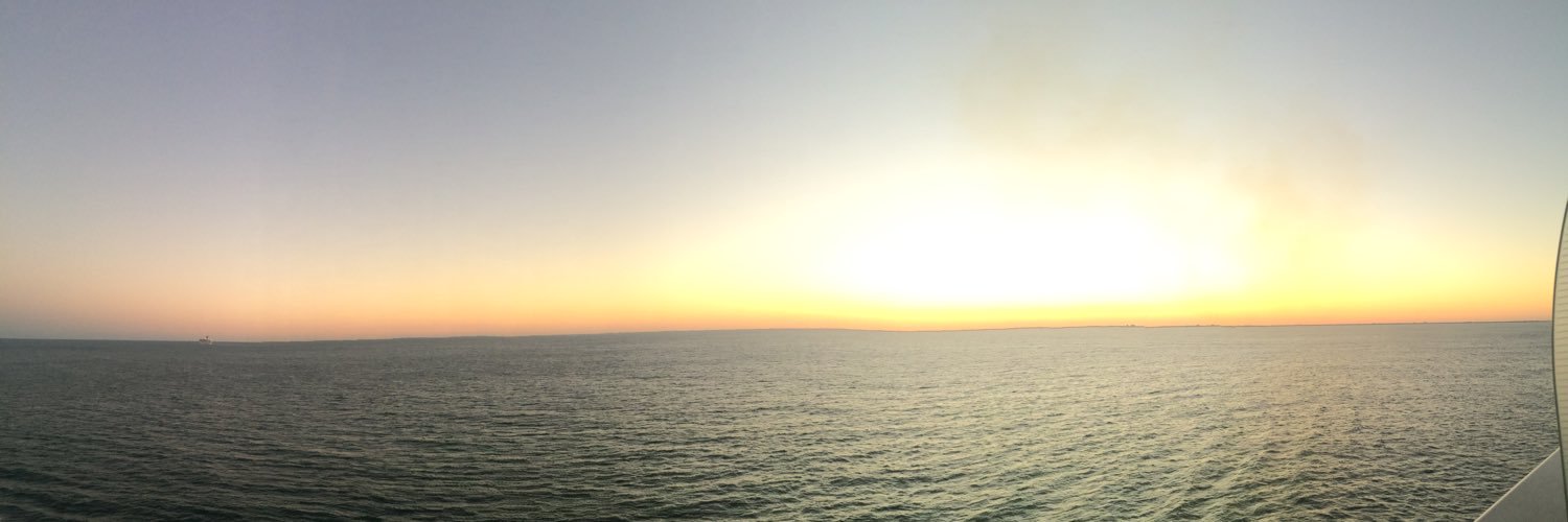 linitaesc's profile banner image