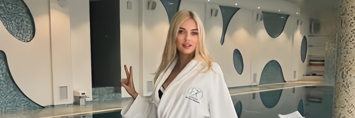 HeyDoreenpoh's profile banner image