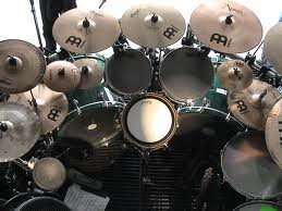 Drumless banner