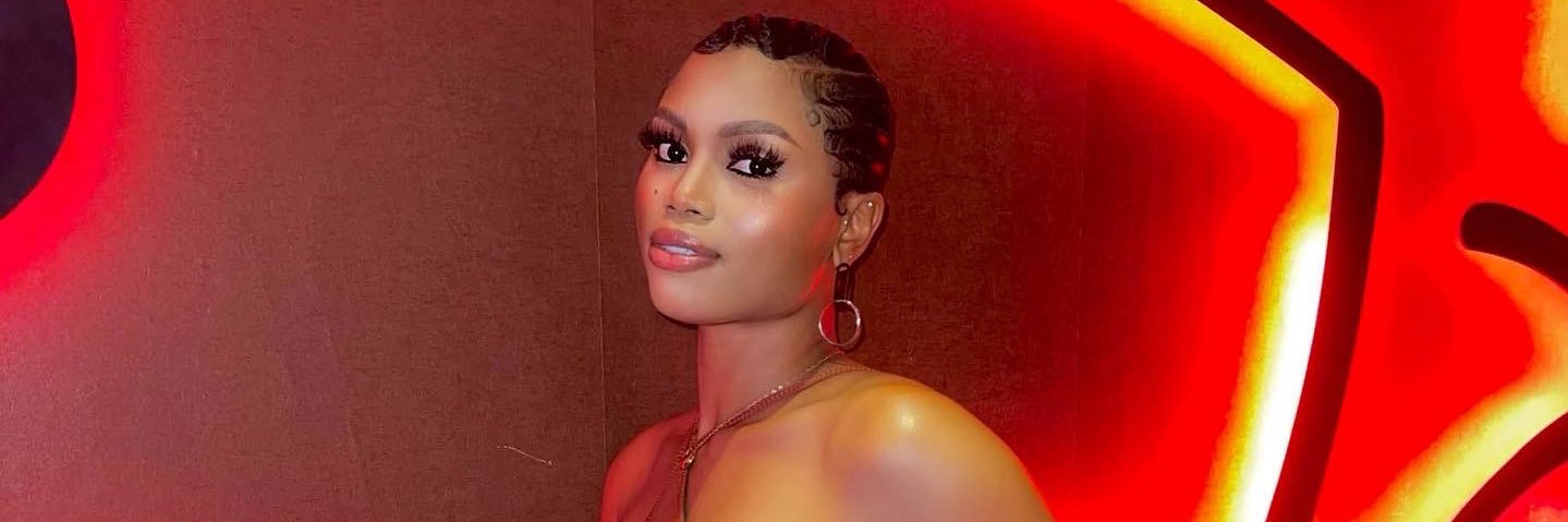 Ivie_young's profile banner image