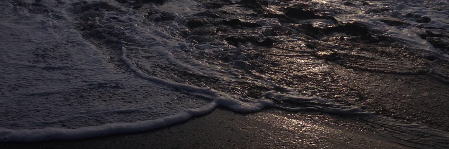 ememlli's profile banner image