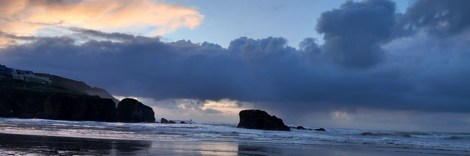 aly_lloyd's profile banner image