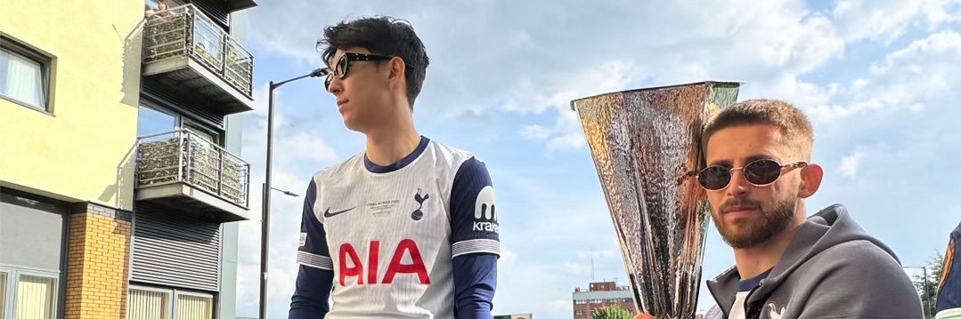 Brogan 🐝 / banner