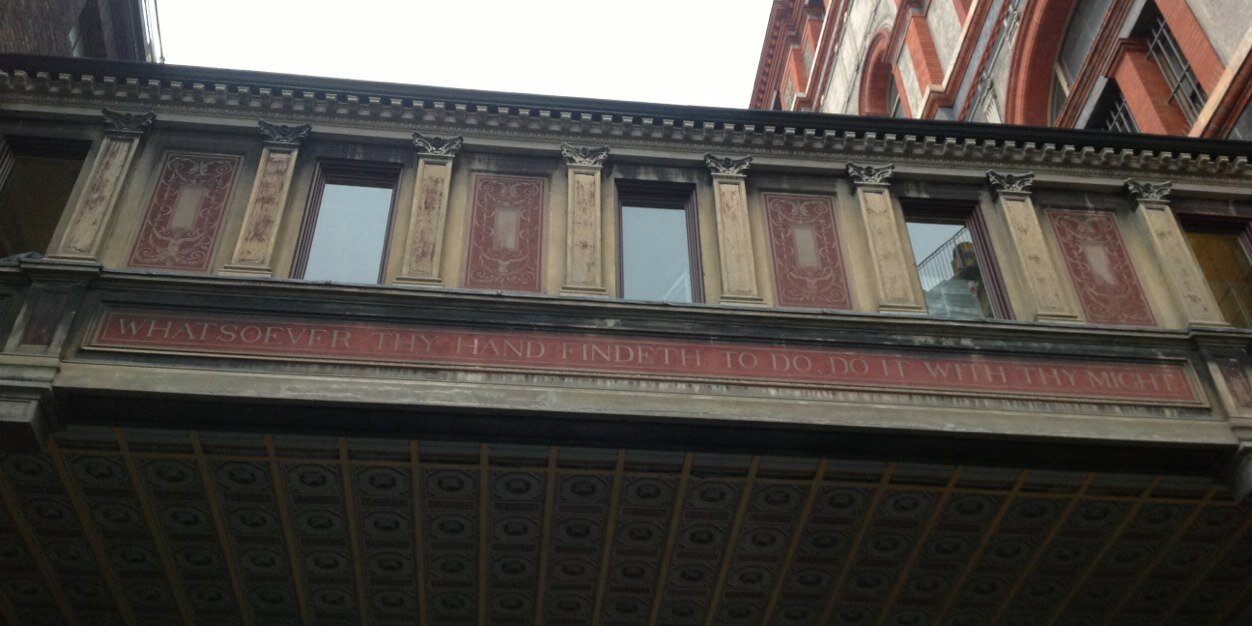 Oona van den Berg banner