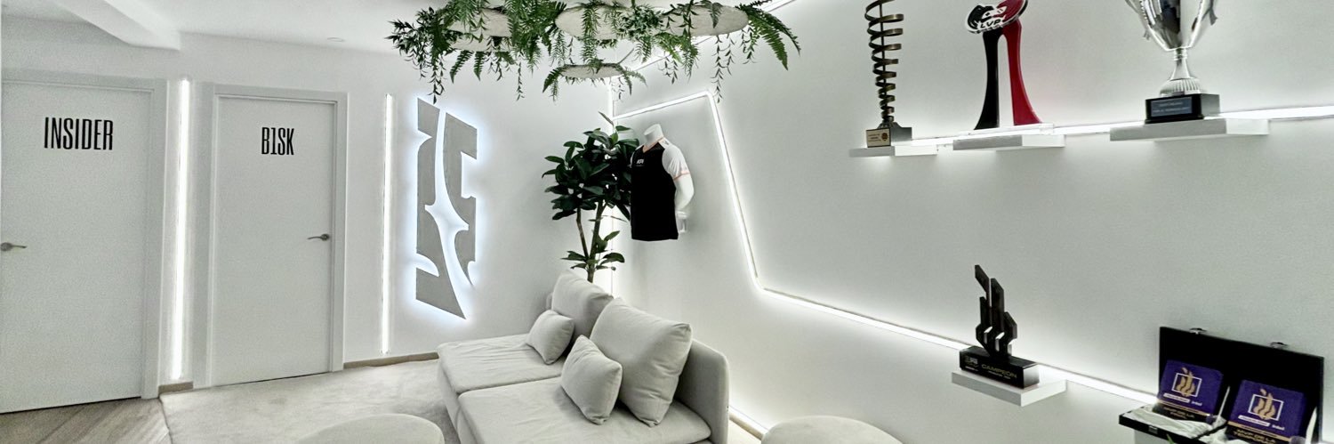 Andrea De Vega banner