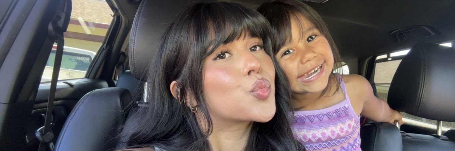 vanessaluna21's profile banner image