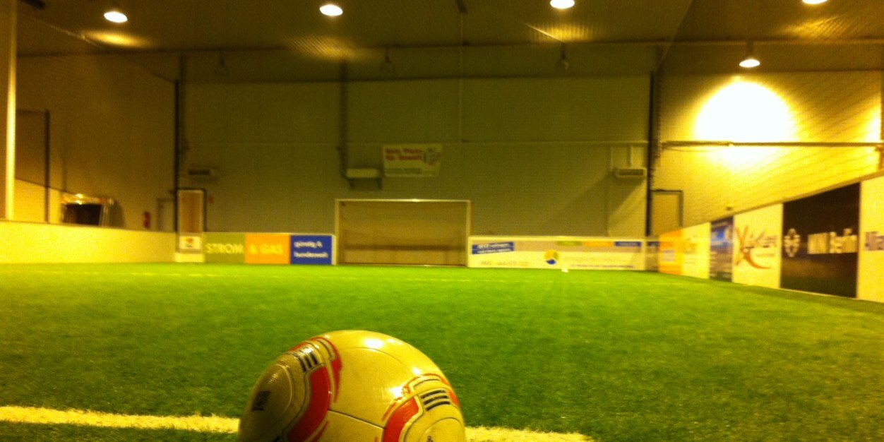 Benjamin Roth banner