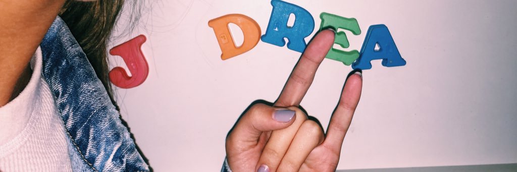 anndrealw's profile banner image