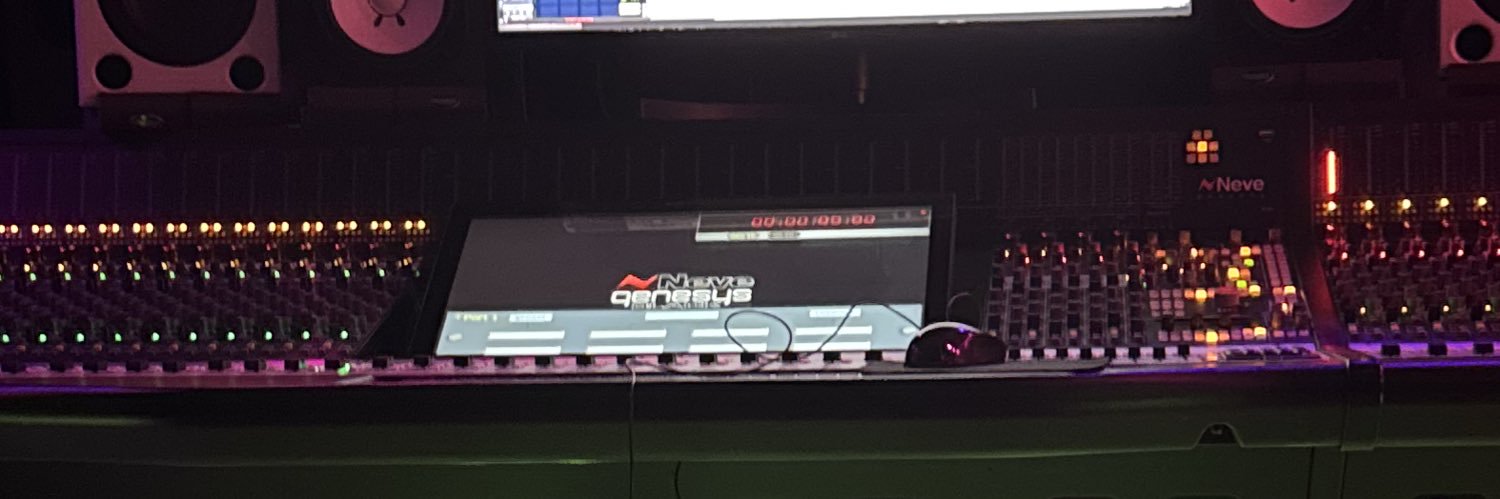 kmaddxx's profile banner image