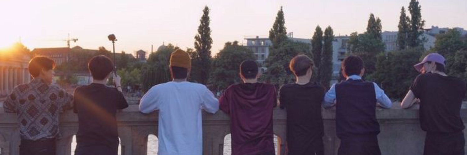 FatiniAriffin's profile banner image