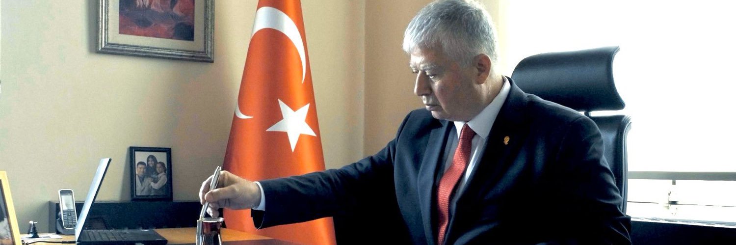 mozuslu's profile banner image