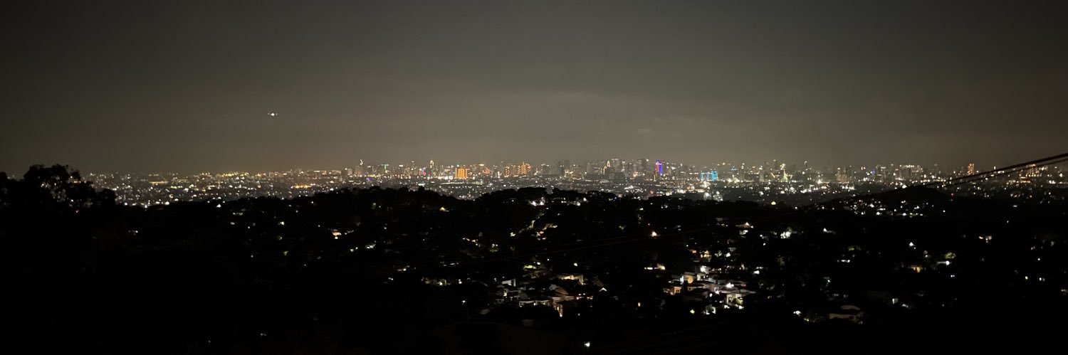 Yveess7's profile banner image