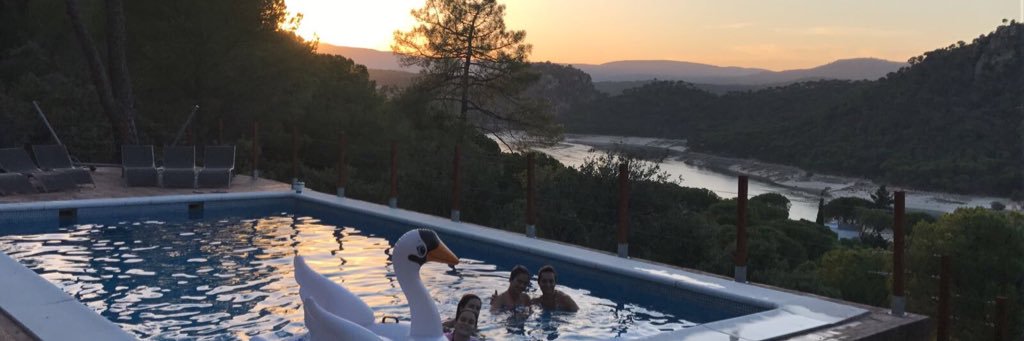 María Llanos banner