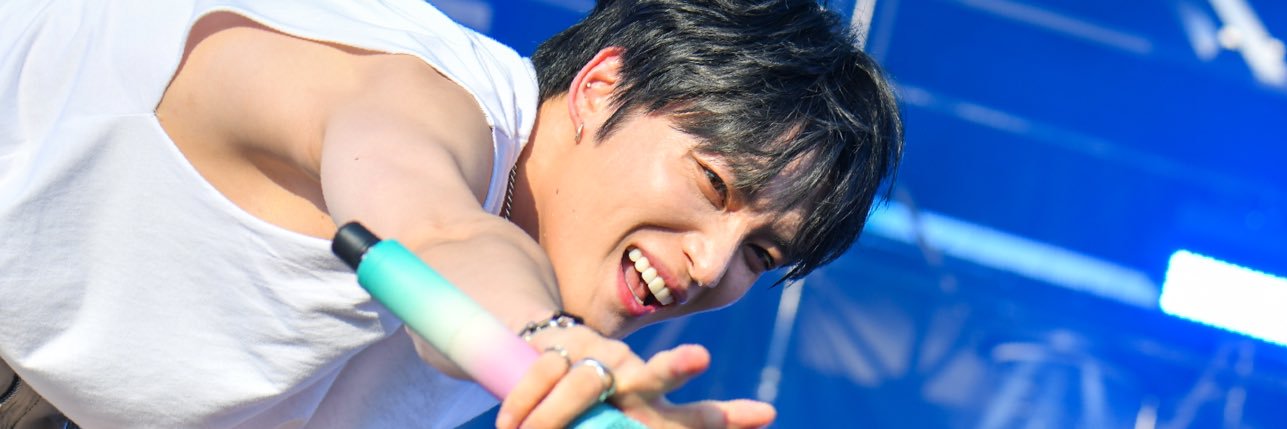 demesan6's profile banner image