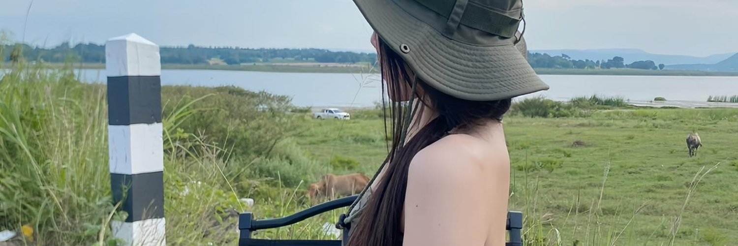 laszhy's profile banner image