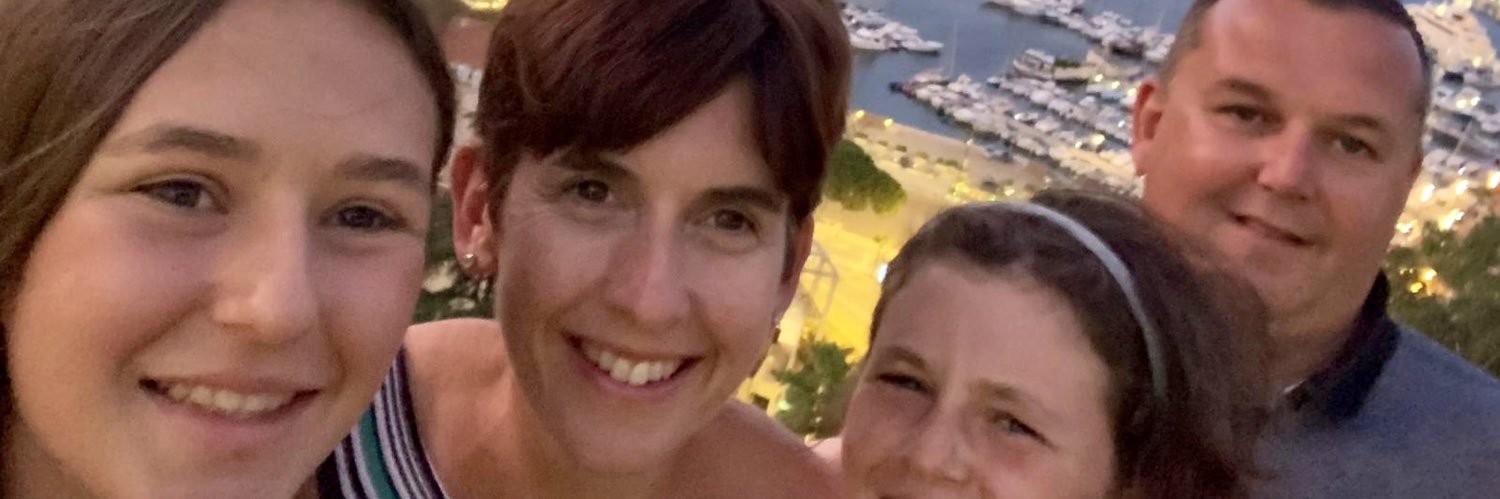 Lisa Forey 💙 banner