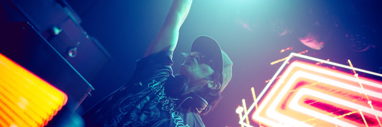 MACROXX 82-99 banner