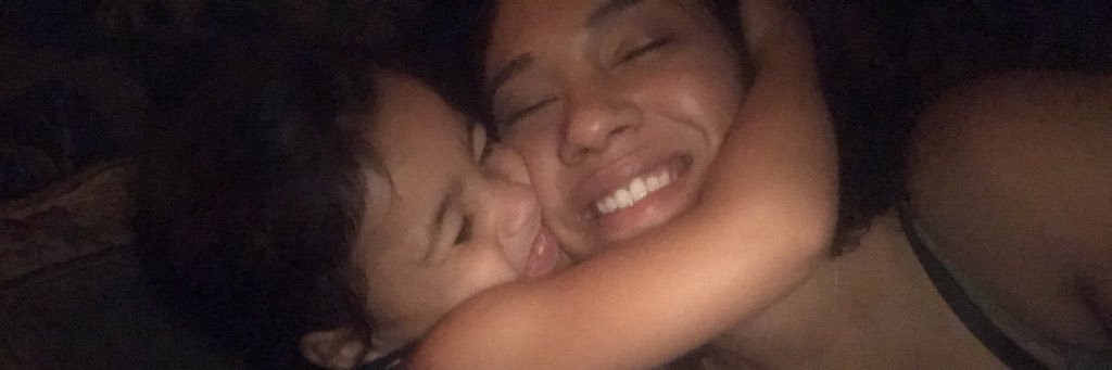 Momandbella's profile banner image