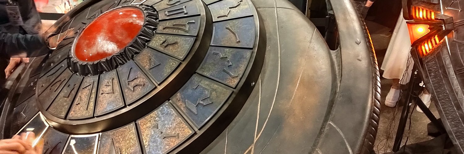 FabEyes's profile banner image