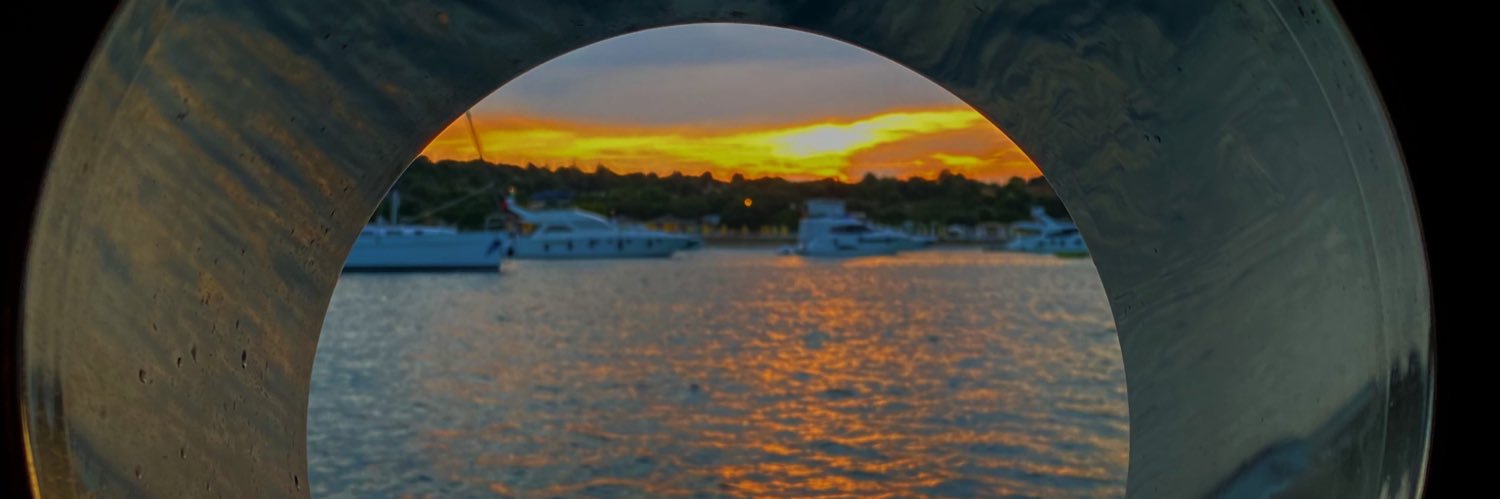 BesteBayar's profile banner image