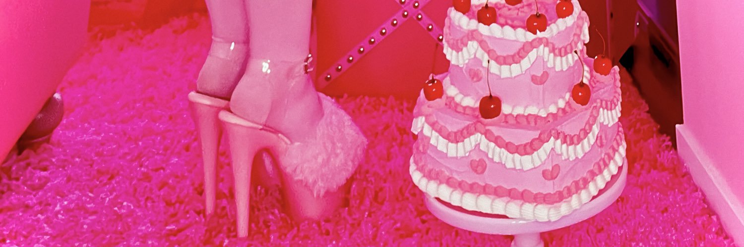 Violet Doll banner