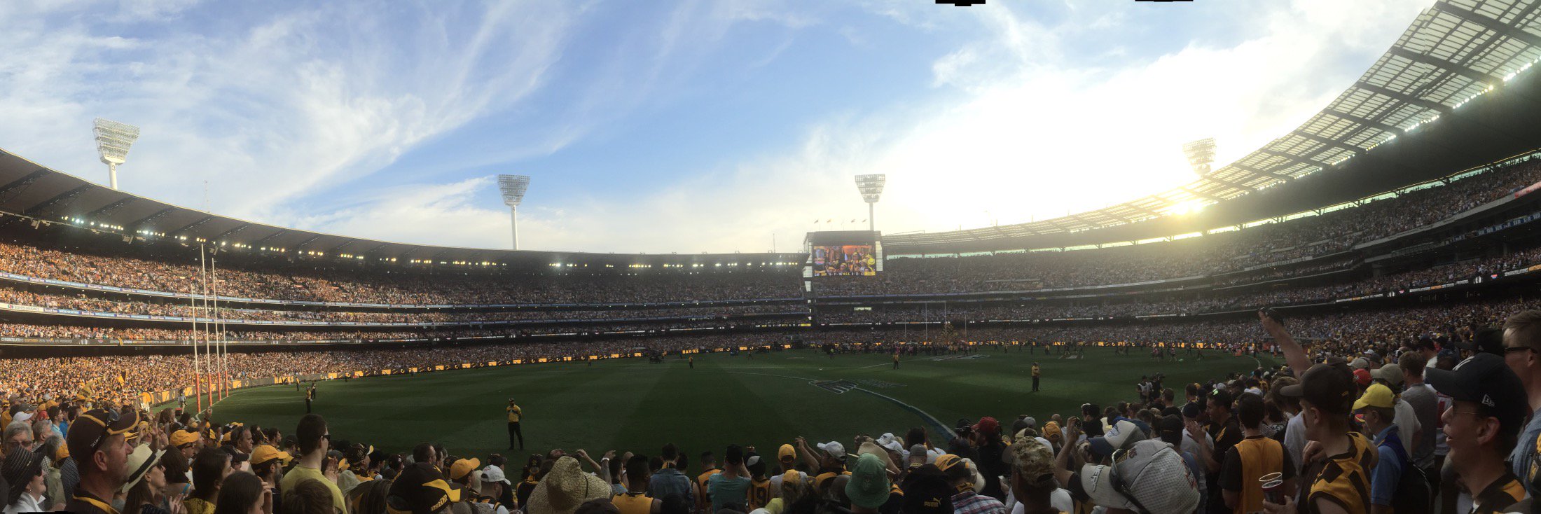 damianhecker's profile banner image