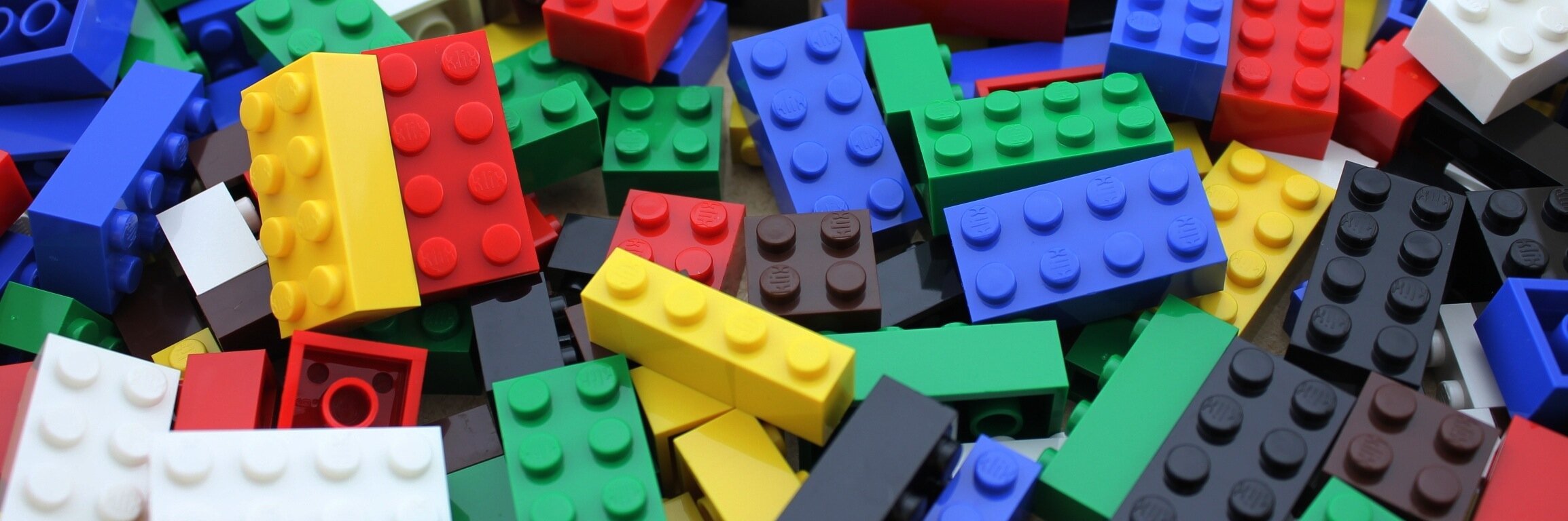 q_bricks's profile banner image