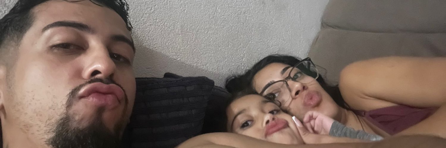 hillaryvianaa's profile banner image