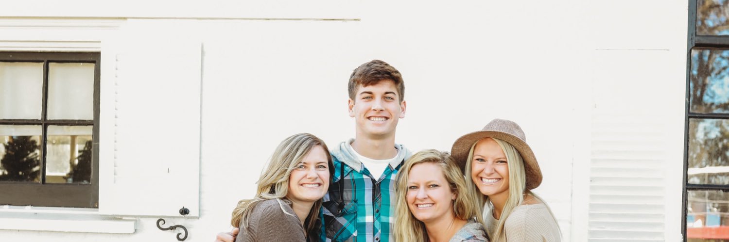 CourtMollaun's profile banner image