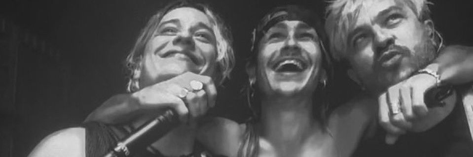 Carly💀 banner