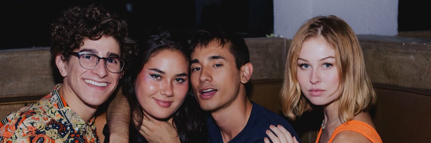 binzminz's profile banner image