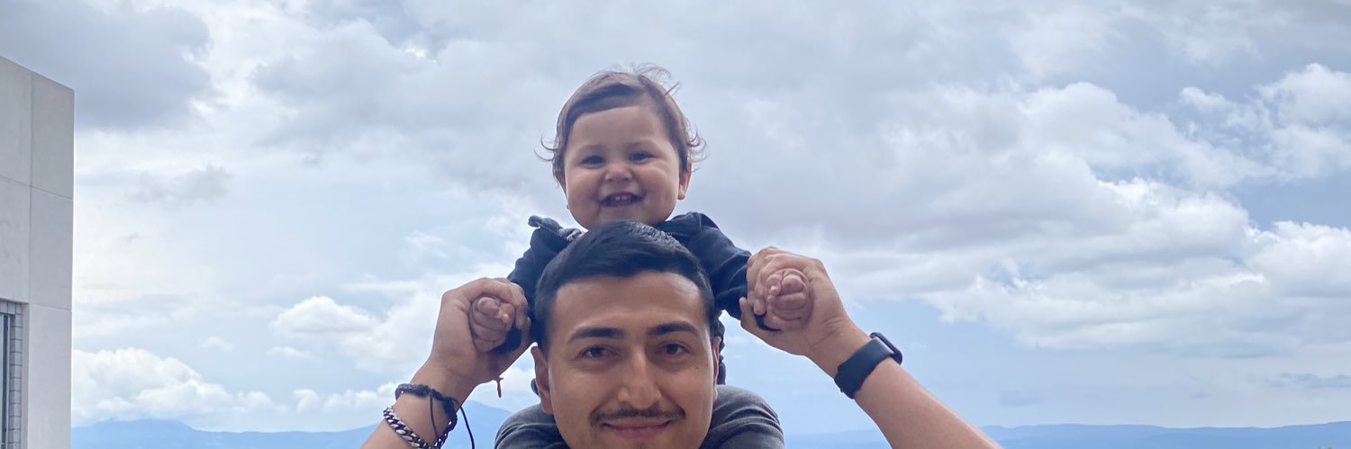 DeeLili_M's profile banner image