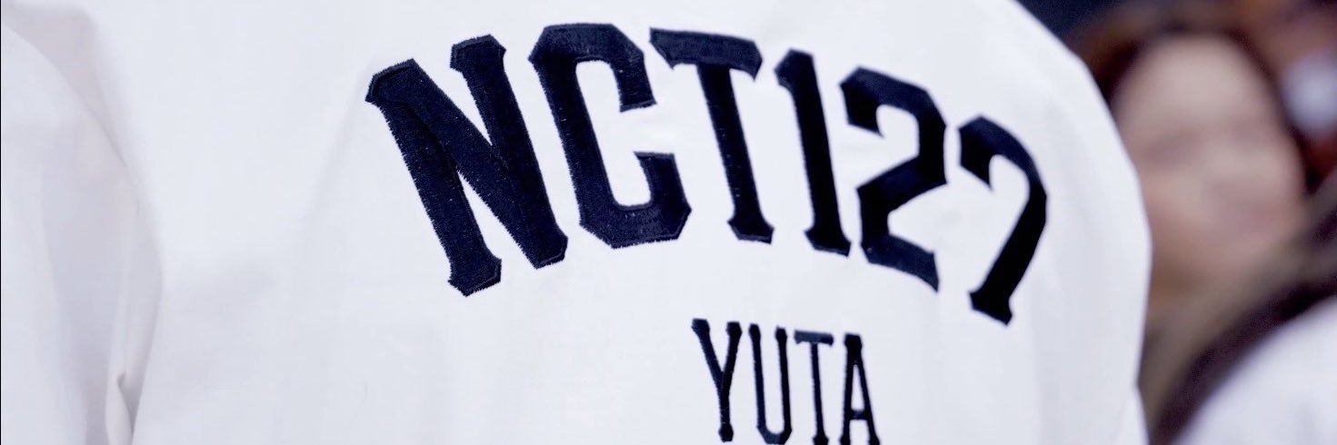 Y102695's profile banner image