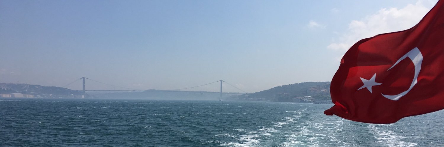 esmazorlu_'s profile banner image