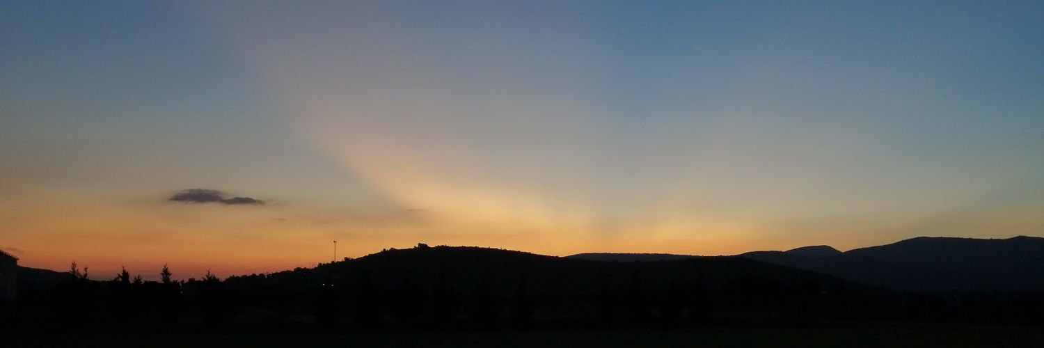 emisalbar's profile banner image