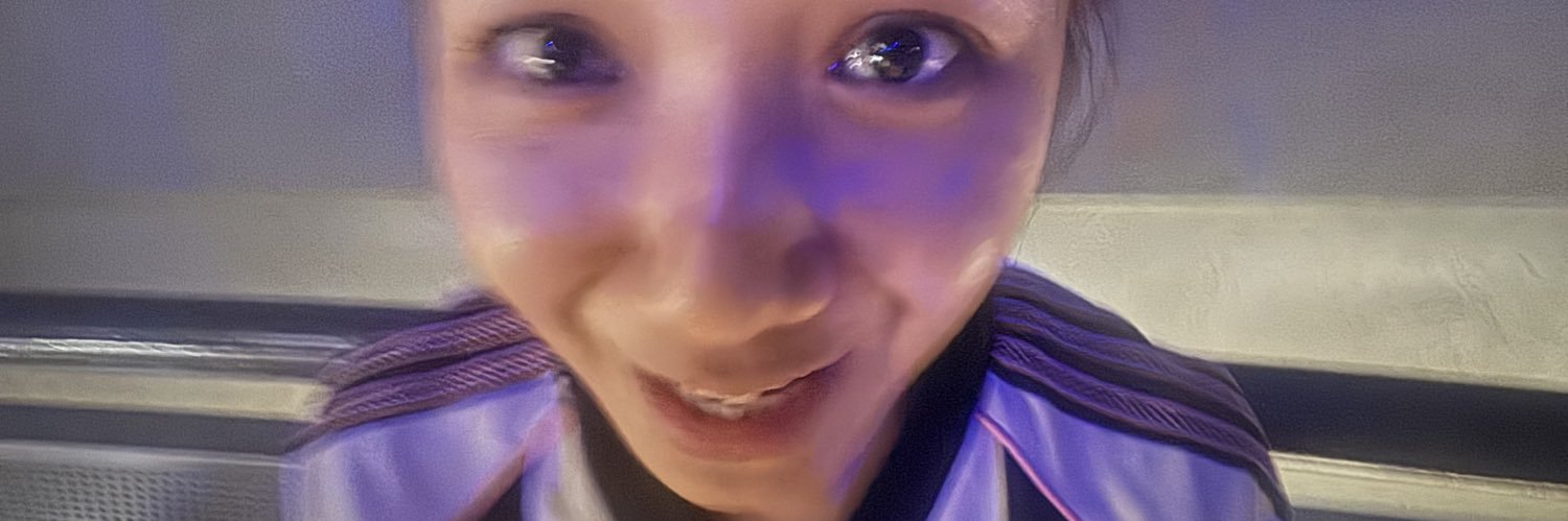izzlanilan's profile banner image