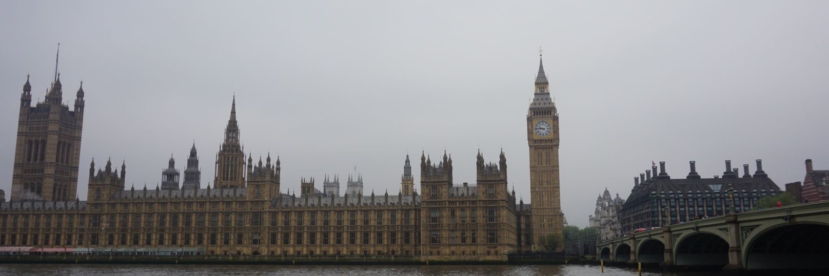 あたり前田のクラッカー banner