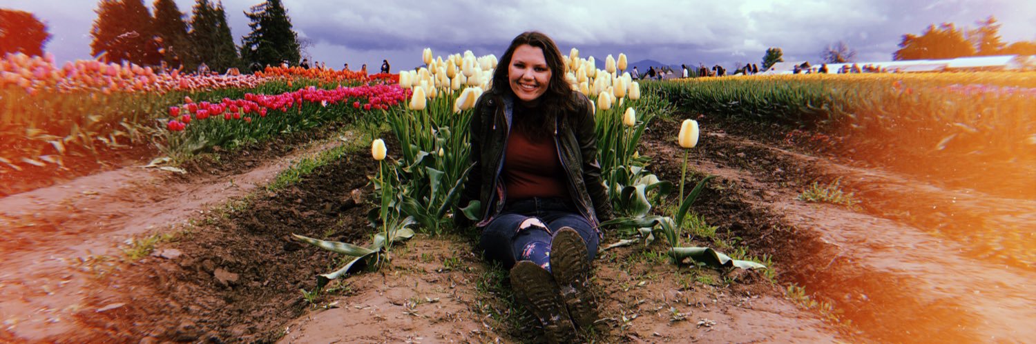 hannah_holmann's profile banner image