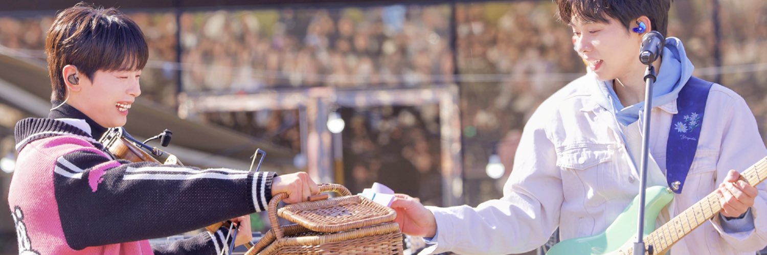 𝓜𝒶𝓅𝓁ℯ🦋🤍 banner