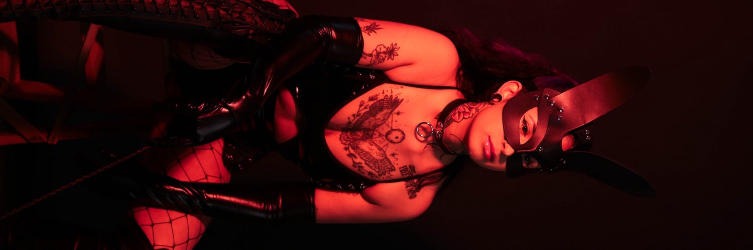 Ona 🕸️🌿 banner