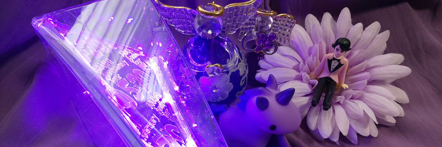 momo💜 banner