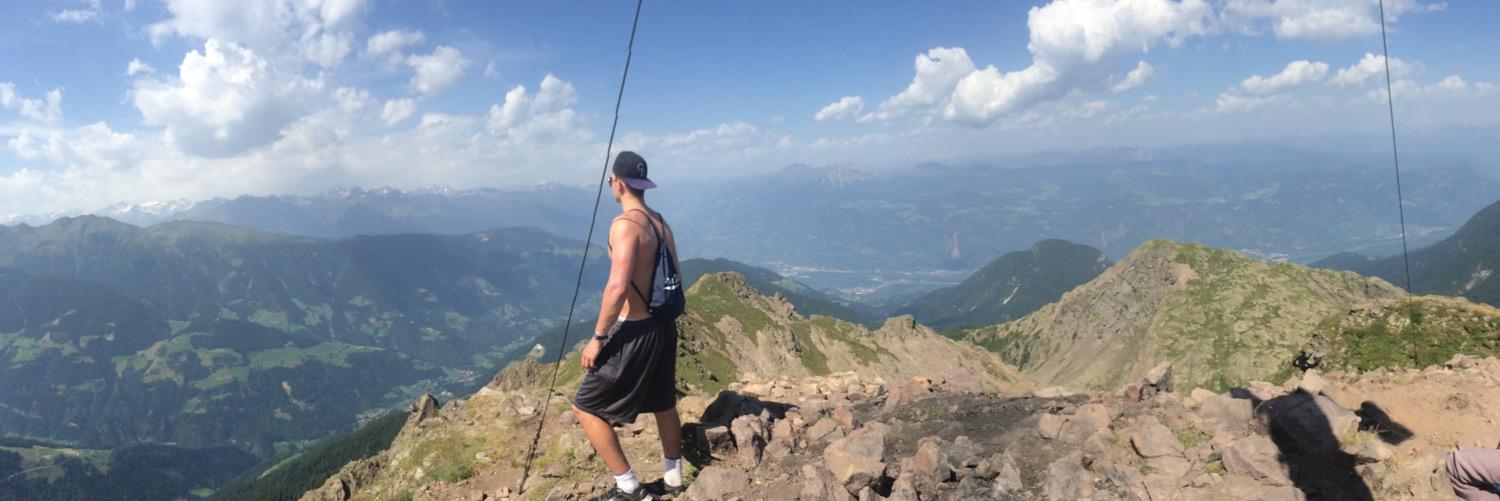 julianrobia's profile banner image