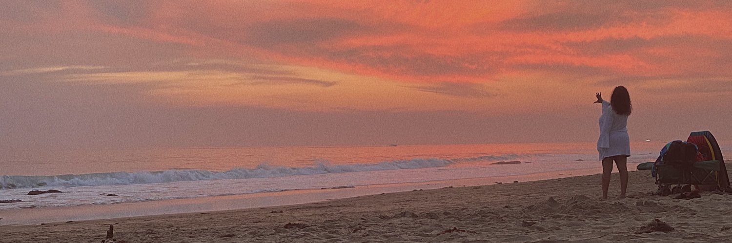 vanessacmel's profile banner image