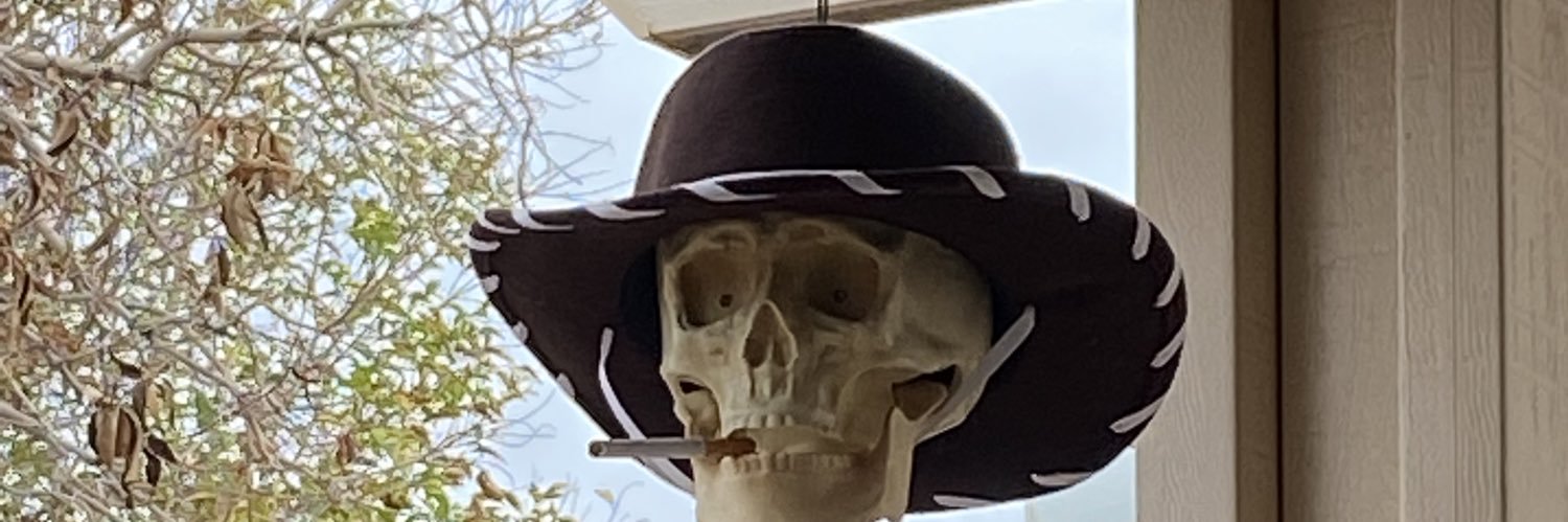 luzcursed's profile banner image